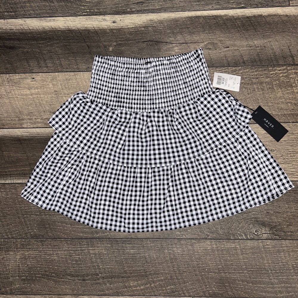 # 70 Haver London skirt size Small BNWT, black and white checkered print